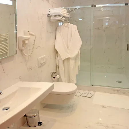 Monika 4* טרוגיר