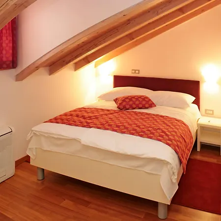 Monika 4* Τρογκίρ