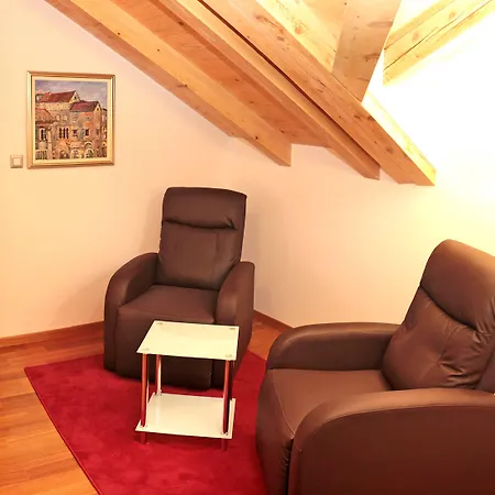 מלון Monika טרוגיר