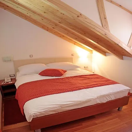 Monika Ξενοδοχείο