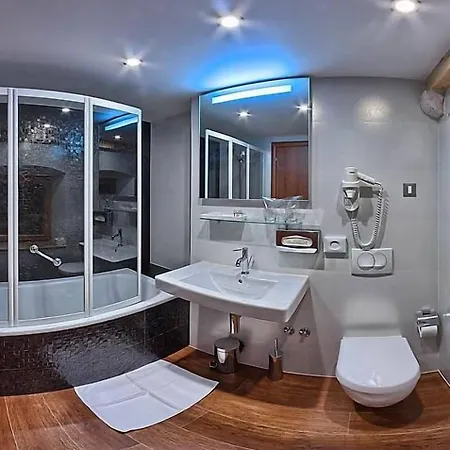 Monika 4* Τρογκίρ