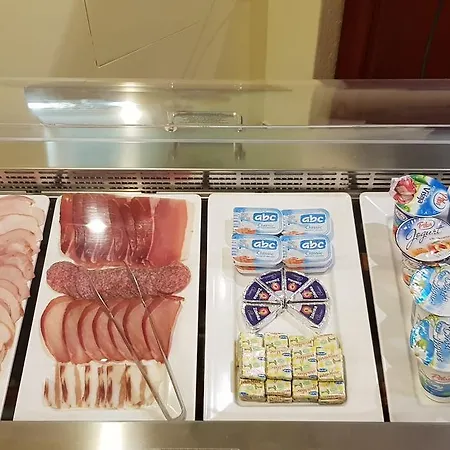 Ξενοδοχείο Monika 4*