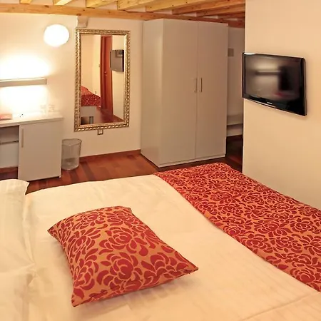 Monika Hotel