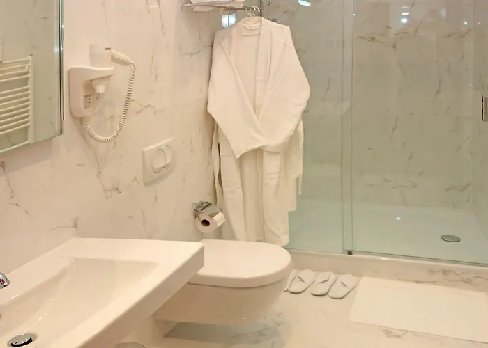 Monika 4* Τρογκίρ