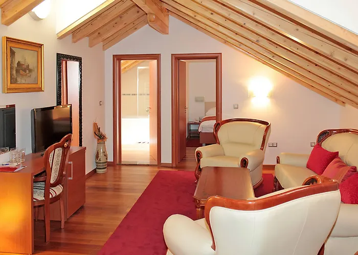 Monika Ξενοδοχείο