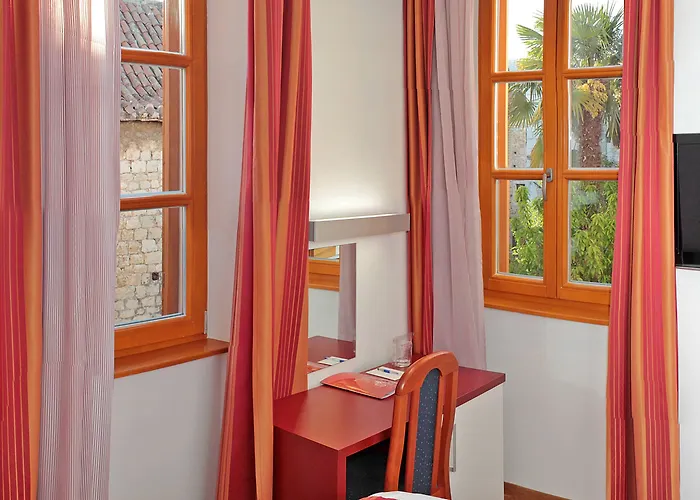 Monika Ξενοδοχείο 4*