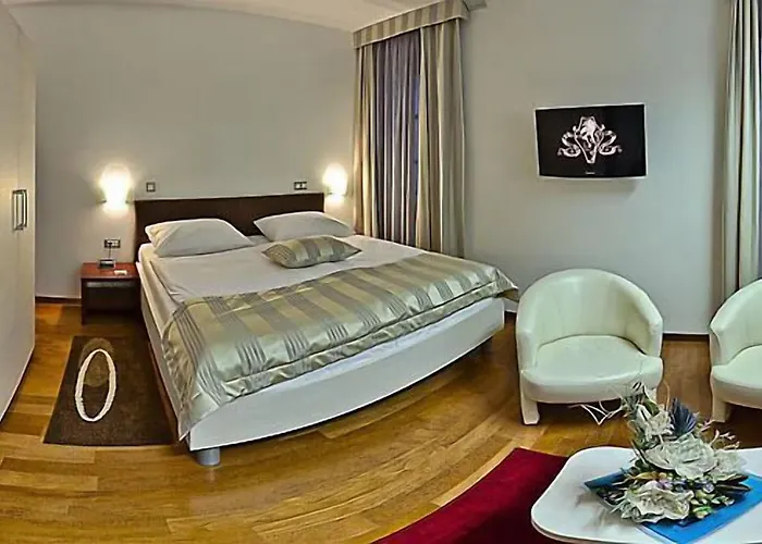 Monika Ξενοδοχείο