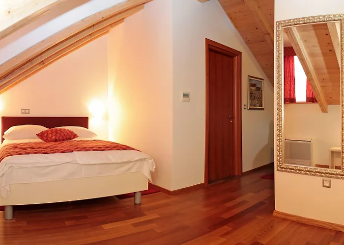 Monika 4* Τρογκίρ