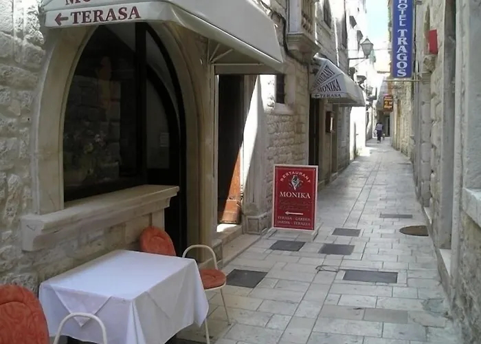 Ξενοδοχείο Monika